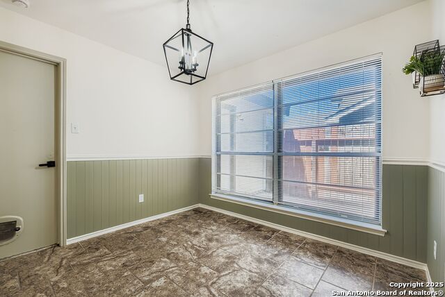 Listing photo id 14 for 9627 Wildwood Ridge