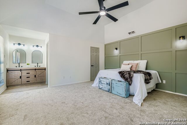 Listing photo id 15 for 9627 Wildwood Ridge