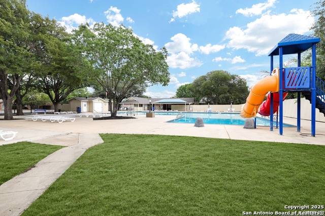 Listing photo id 28 for 9627 Wildwood Ridge