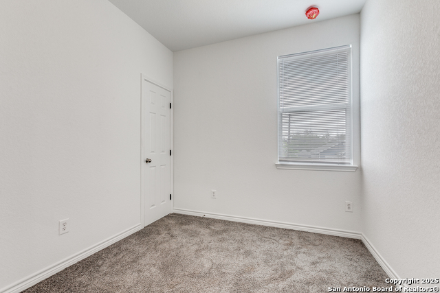 Image 21 of 25 For 1835 Poplar W 401