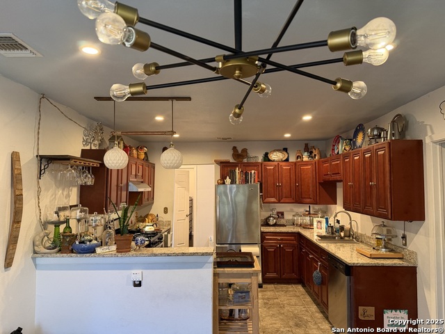 Listing photo id 9 for 1402 Mardell