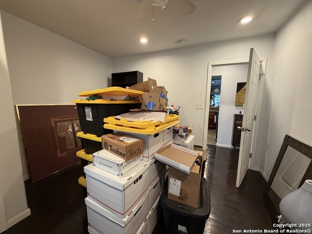 Listing photo id 3 for 1402 Mardell