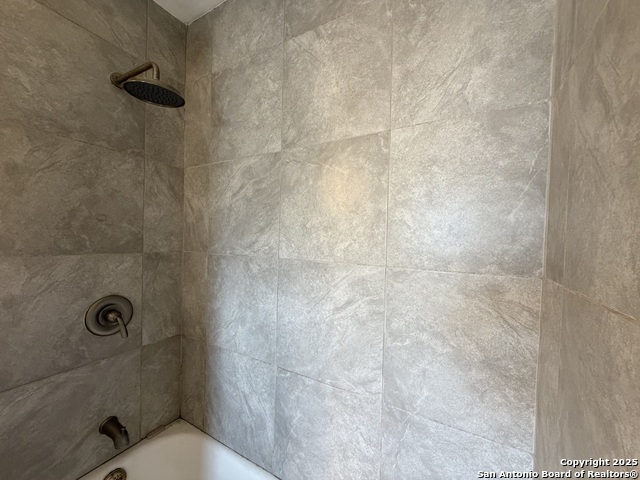 Listing photo id 5 for 1402 Mardell