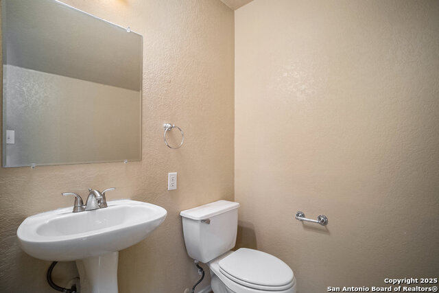 Image 10 of 26 For 6030 Higbee