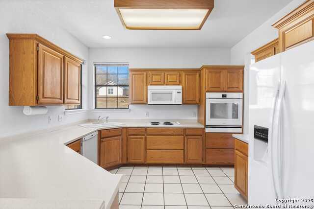 Listing photo id 10 for 100 Braeburn Cir