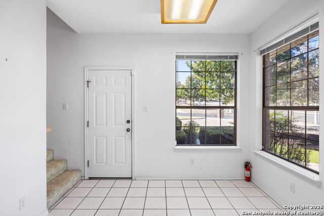 Listing photo id 12 for 100 Braeburn Cir