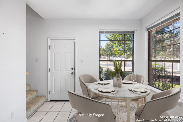 Listing photo id 13 for 100 Braeburn Cir