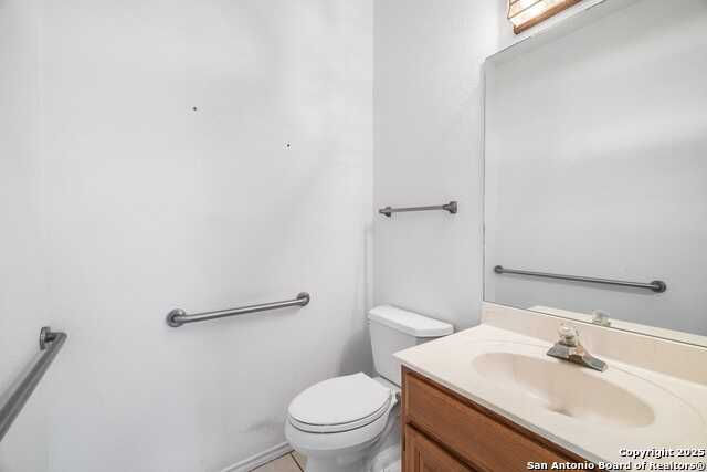 Listing photo id 23 for 100 Braeburn Cir