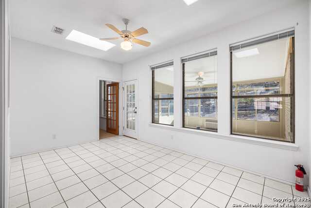 Listing photo id 24 for 100 Braeburn Cir