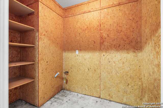 Listing photo id 34 for 100 Braeburn Cir