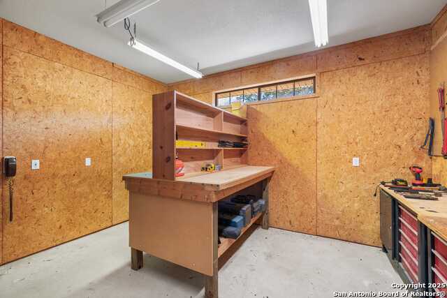 Listing photo id 35 for 100 Braeburn Cir