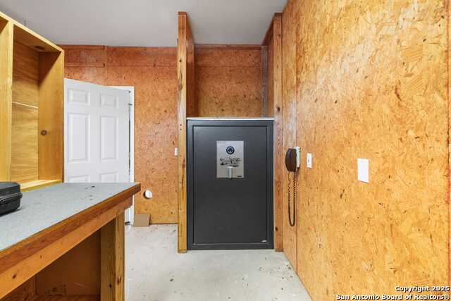 Listing photo id 36 for 100 Braeburn Cir