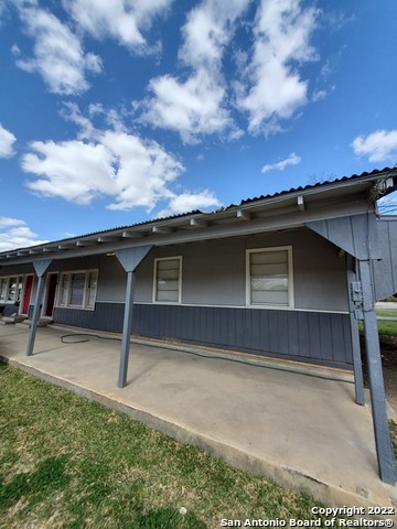 Image 2 of 31 For 400 Pfeil St