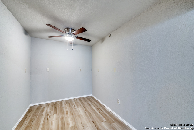 Image 18 of 25 For 11411 Woollcott