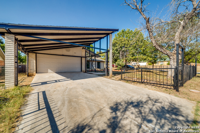 Image 4 of 25 For 11411 Woollcott