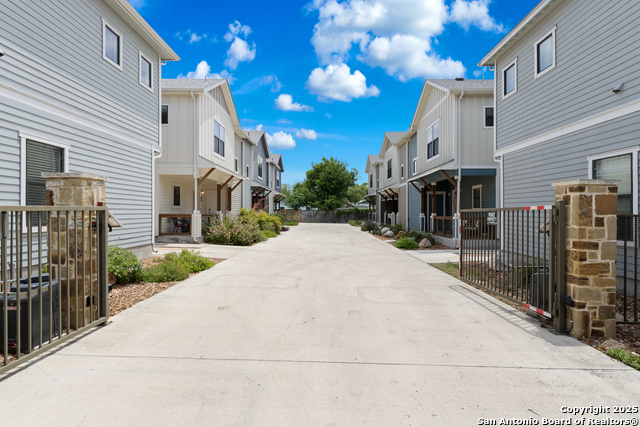 Image 31 of 32 For 210 Utah  Unit 701