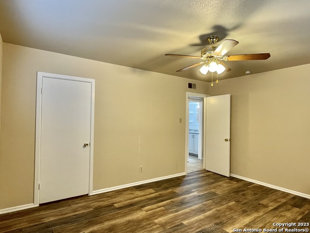 Listing photo id 11 for 235 Silver Sands 4