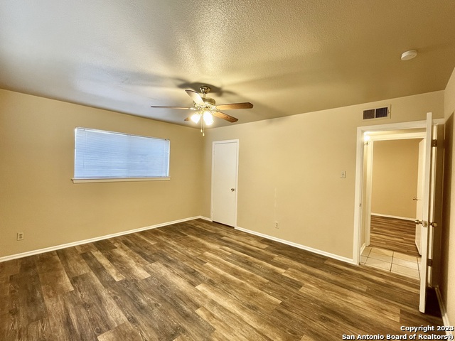 Listing photo id 12 for 235 Silver Sands 4