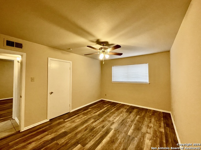 Listing photo id 15 for 235 Silver Sands 4