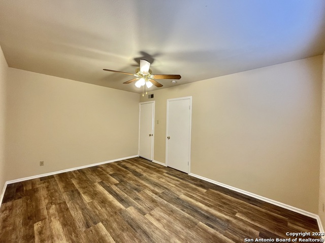 Listing photo id 17 for 235 Silver Sands 4