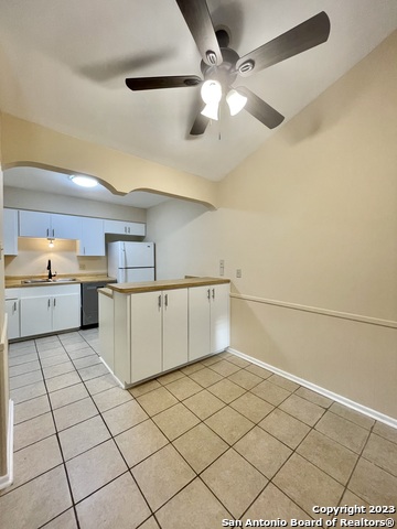 Listing photo id 6 for 235 Silver Sands 4