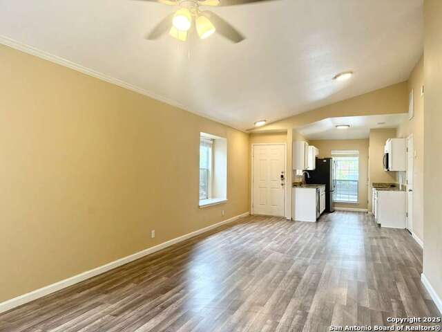 Image 5 of 14 For 8927 Gill