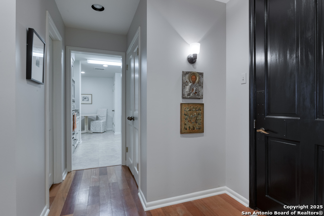 Listing photo id 13 for 4001 New Braunfels N 306