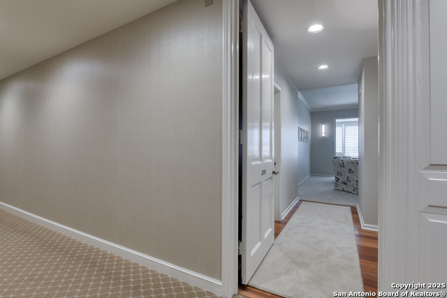 Listing photo id 3 for 4001 New Braunfels N 306