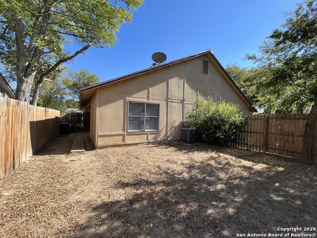 Image 26 of 30 For 14409 Edgemont St