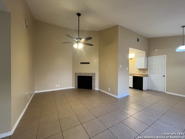 Image 7 of 30 For 14409 Edgemont St