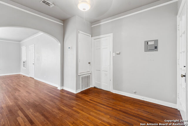 Image 12 of 20 For 336 East Lullwood Ave  3