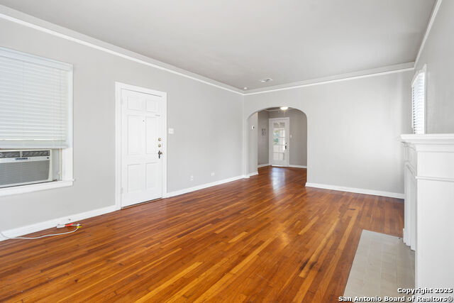 Image 4 of 20 For 336 East Lullwood Ave  3