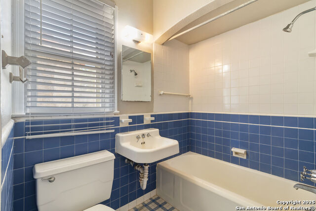 Image 9 of 20 For 336 East Lullwood Ave  3