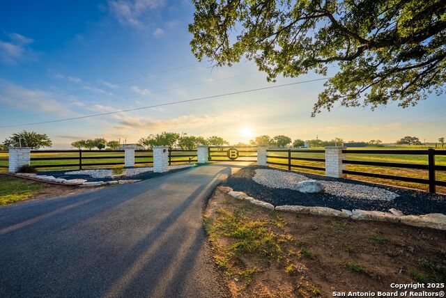 Image 21 of 55 For 2586 Sandy Elm Rd