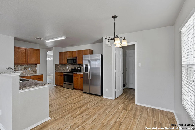 Image 6 of 26 For 4006 Wisteria Way