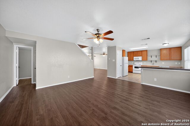 Image 12 of 37 For 8859 Kestrel Oak