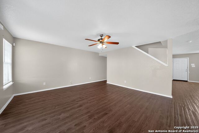 Image 13 of 37 For 8859 Kestrel Oak