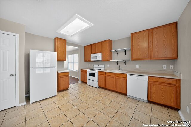 Image 15 of 37 For 8859 Kestrel Oak