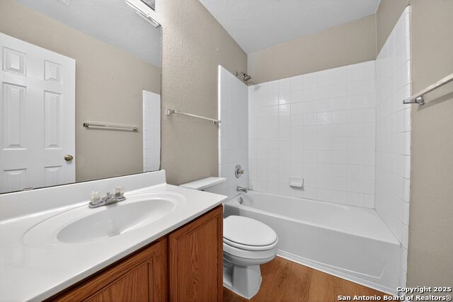 Image 22 of 37 For 8859 Kestrel Oak