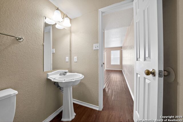 Image 24 of 37 For 8859 Kestrel Oak