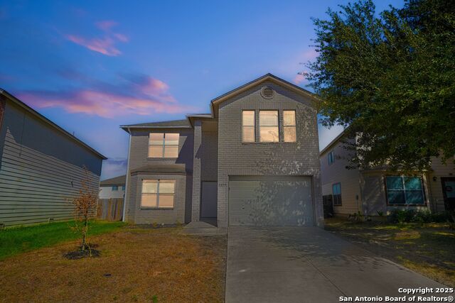 Image 4 of 37 For 8859 Kestrel Oak
