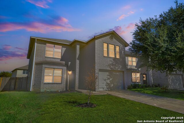 Image 5 of 37 For 8859 Kestrel Oak