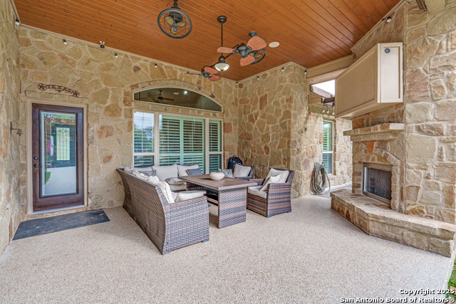 Image 30 of 36 For 109 Bobcat Bend