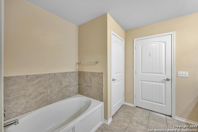 Image 18 of 31 For 11502 Boyd Bay