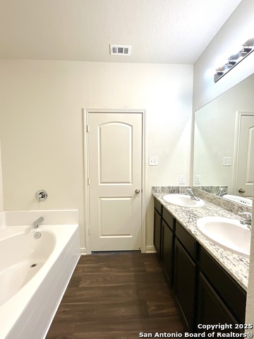 Image 22 of 50 For 4004 Northaven Trail