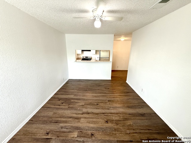 Image 3 of 20 For 518 Briggs St  201