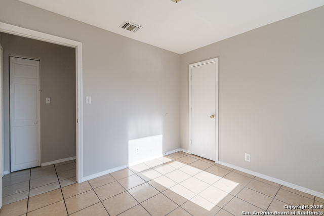 Image 14 of 25 For 8818 Pensive