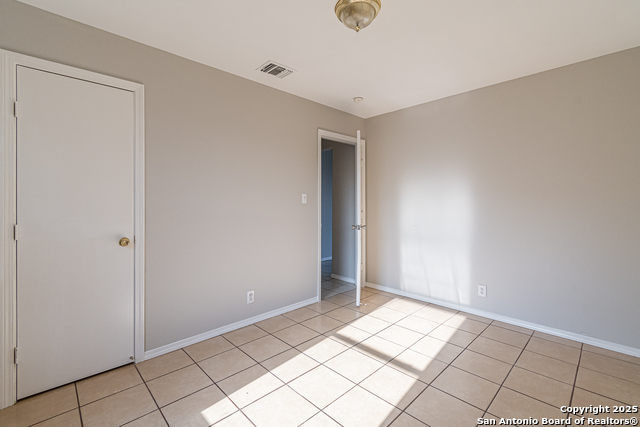 Image 19 of 25 For 8818 Pensive