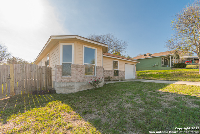 Image 2 of 25 For 8818 Pensive