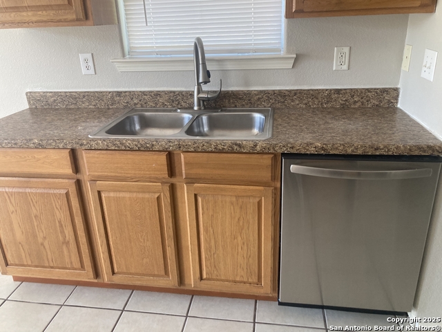 Image 9 of 25 For 8818 Pensive